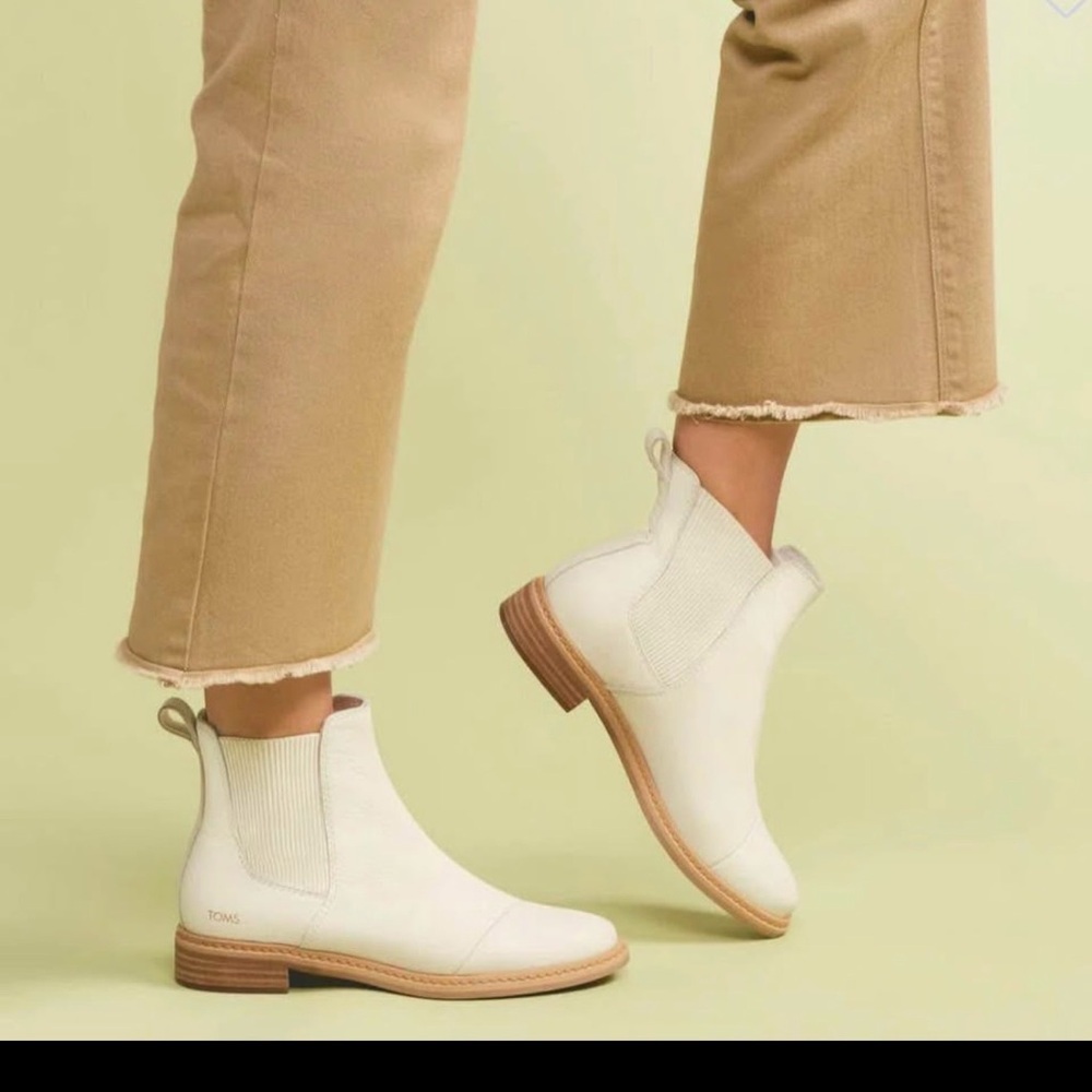 TOMS Women's Cream Chelsea boot